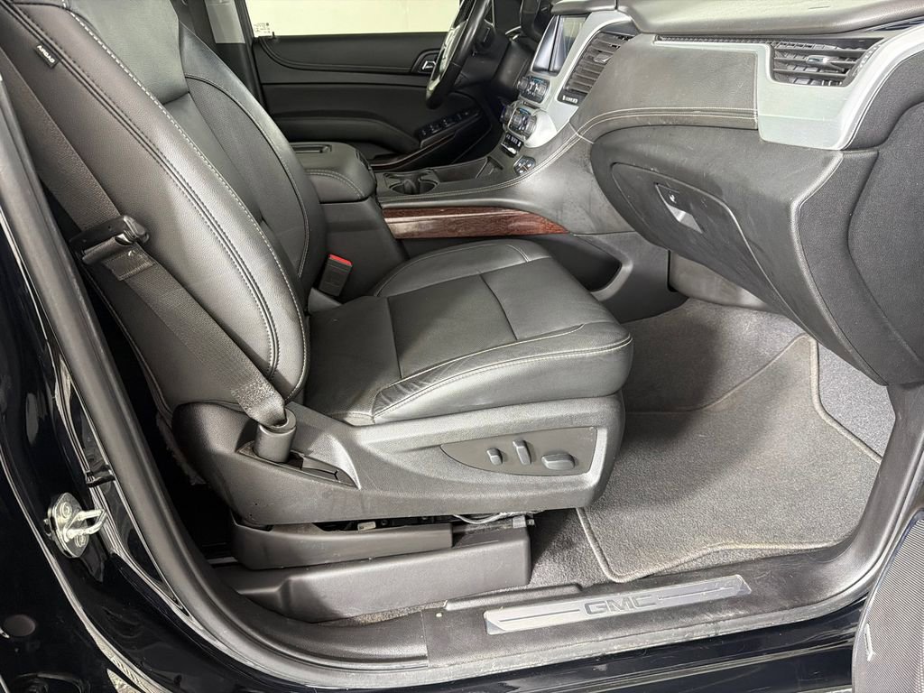 Used 2019 GMC Yukon SLT w/ Graphite Performance Edition AWD/4WD image 15
