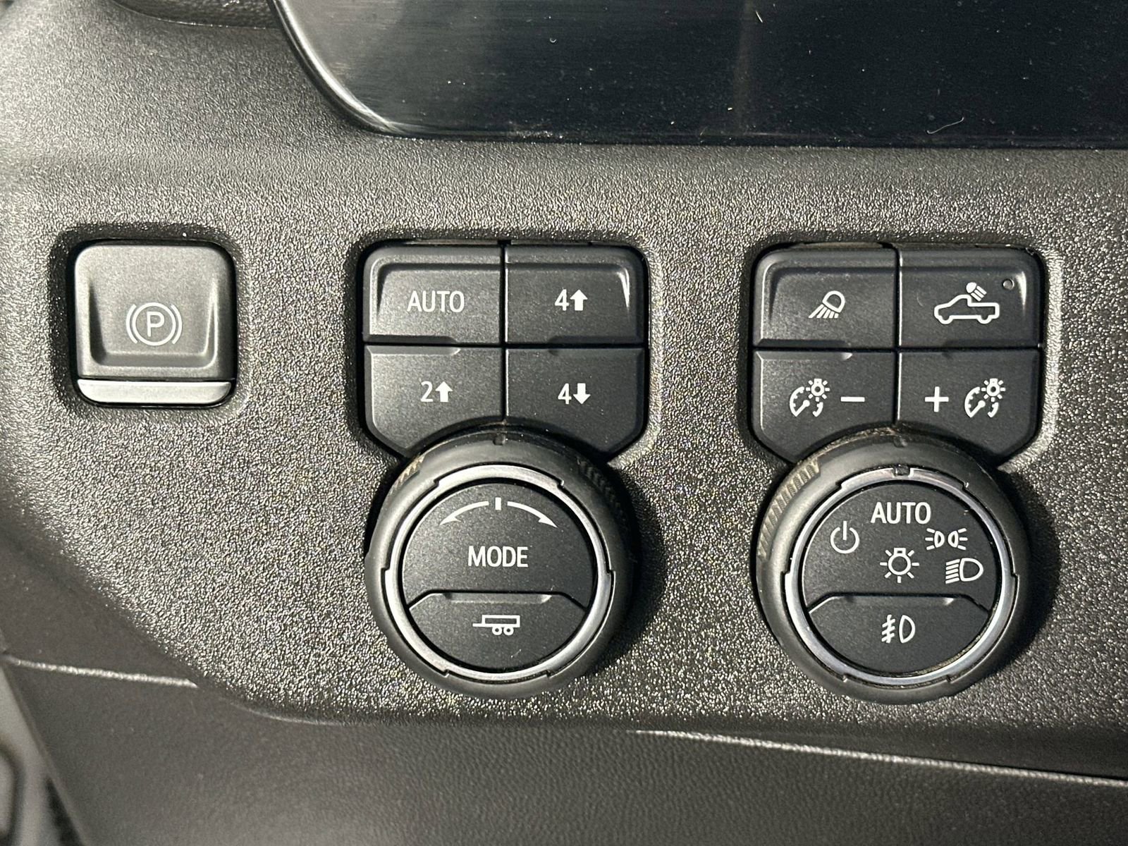 Used 2024 Chevrolet Silverado 1500 LTZ image 25