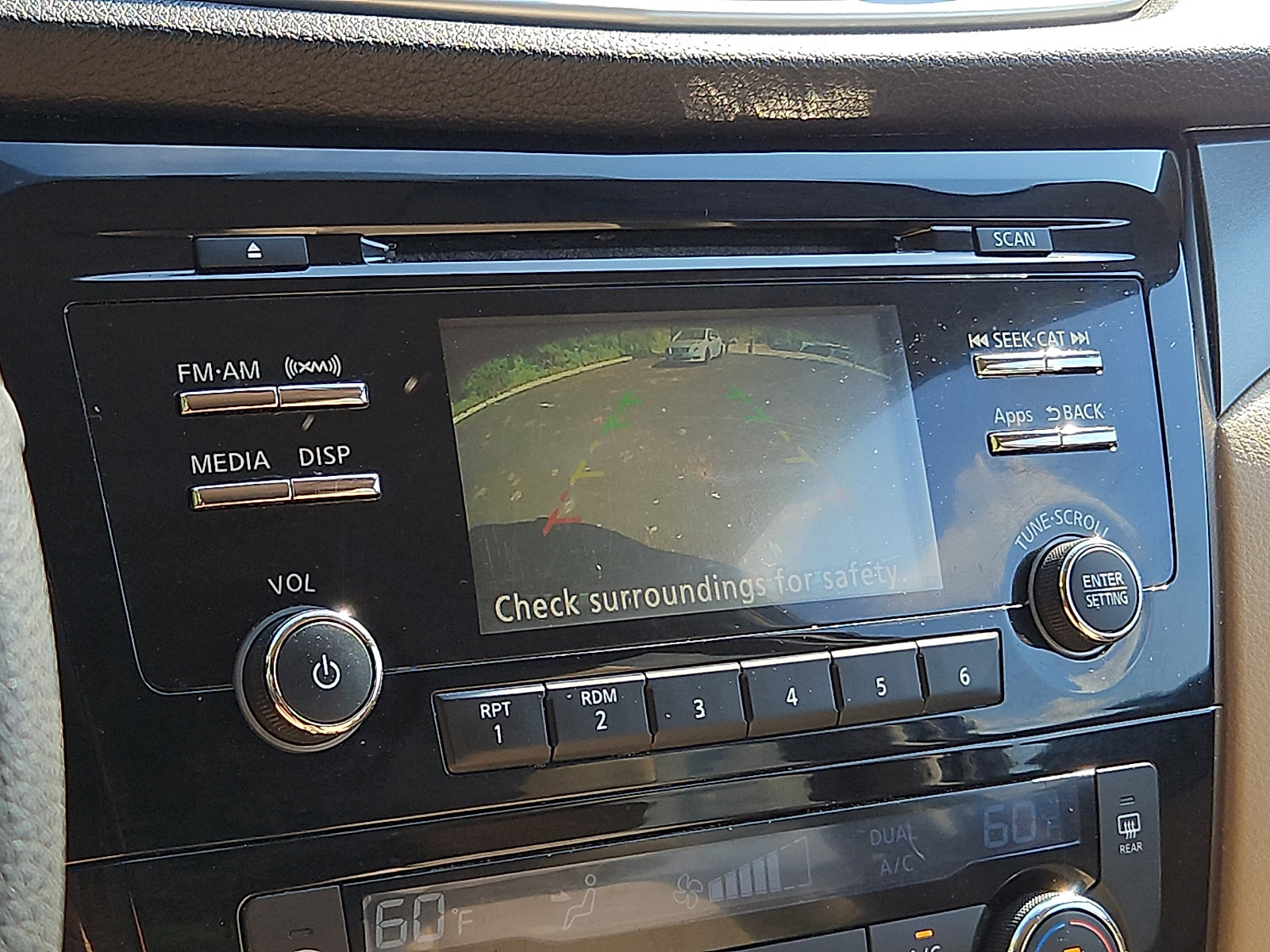 Used 2016 Nissan Rogue SV AWD/4WD image 17