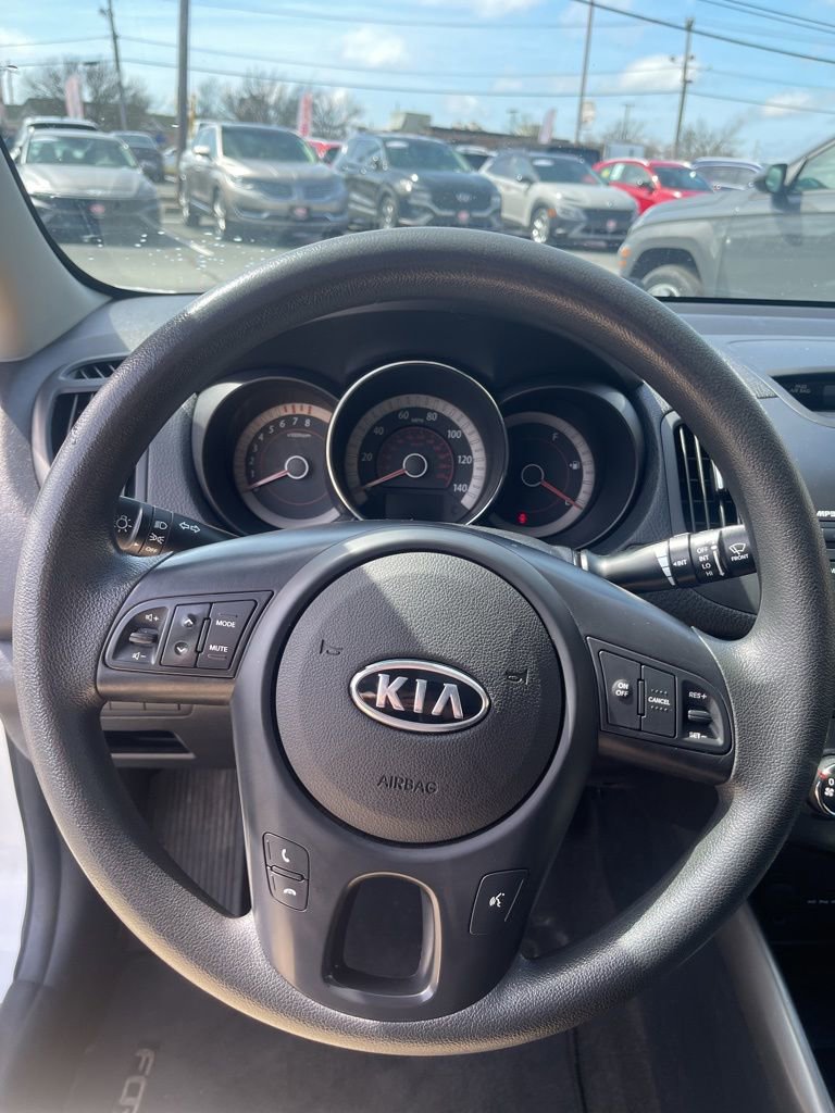 Used 2013 Kia Forte EX FWD image 16