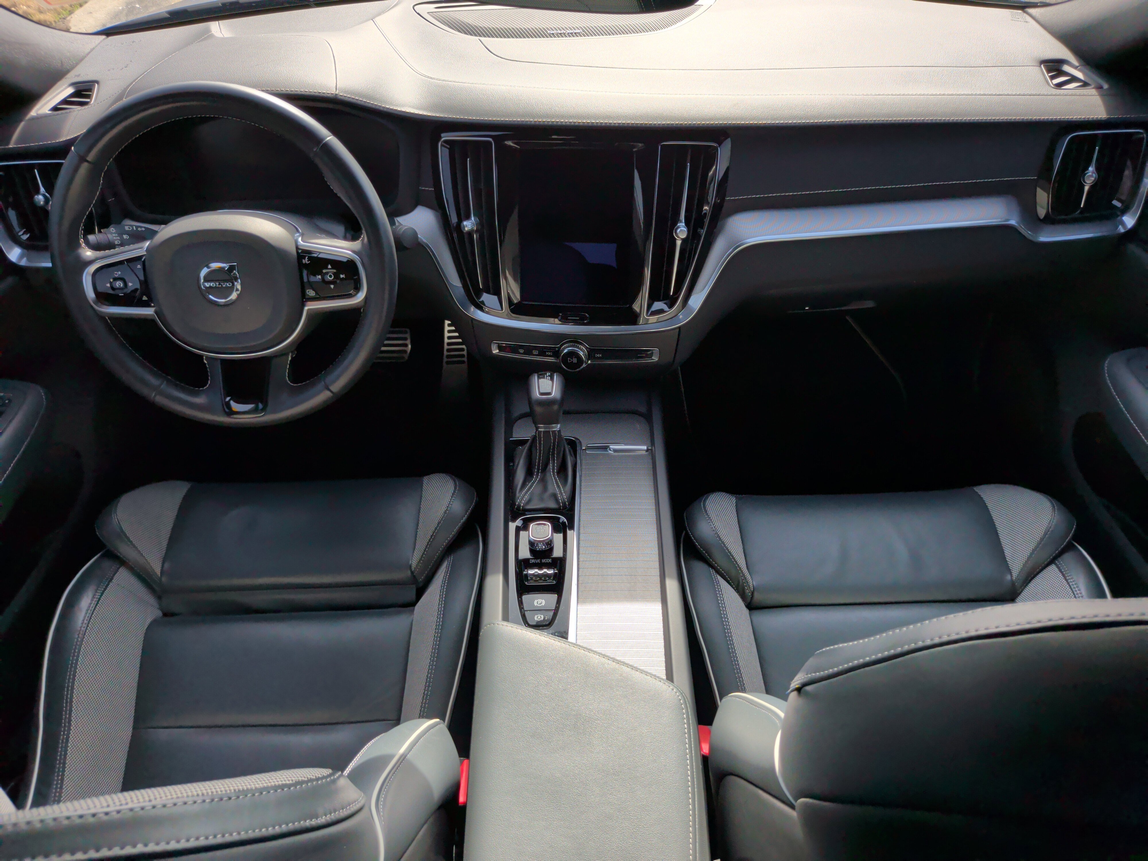 Used 2021 Volvo S60 T5 R-Design image 34