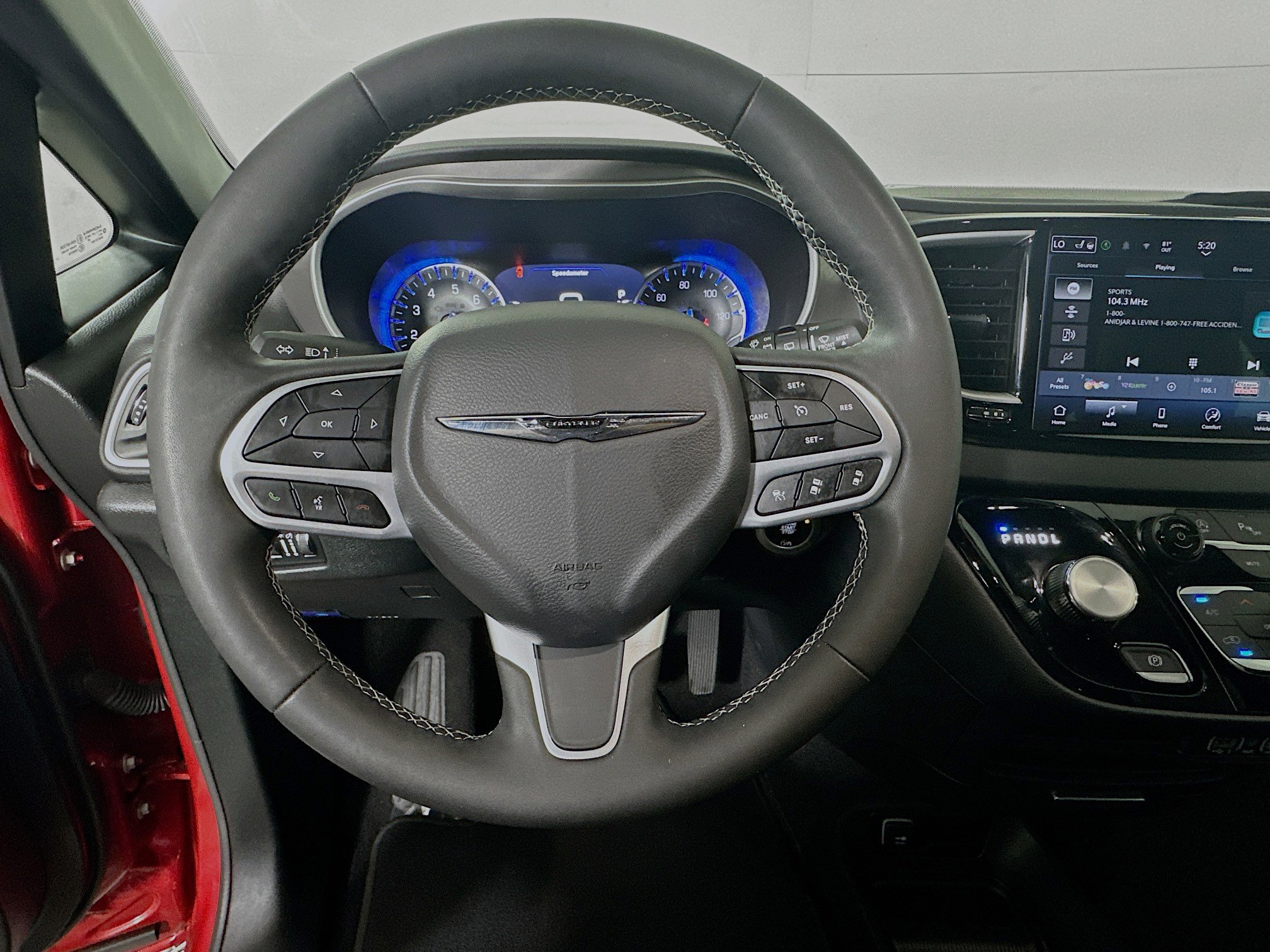 Used 2025 Chrysler Pacifica Select FWD image 15
