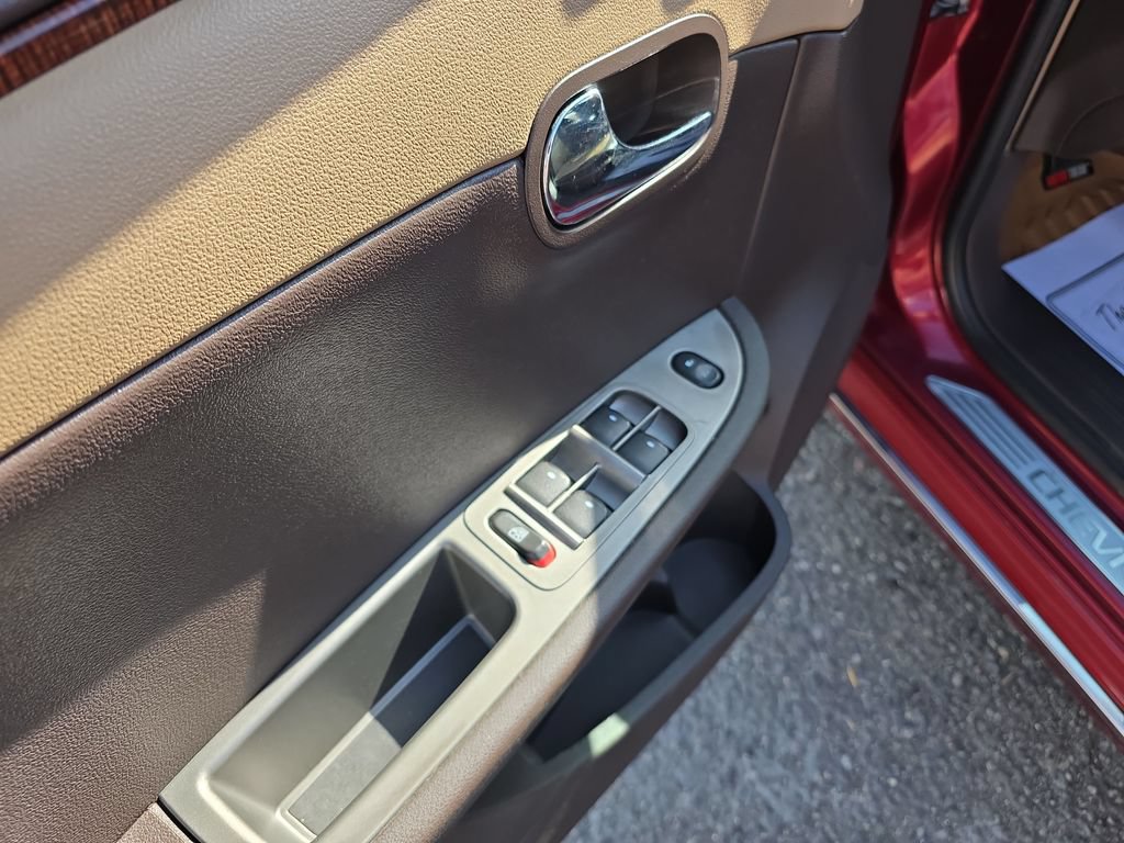 Used 2008 Chevrolet Malibu LTZ w/ Rear Power Package FWD image 11