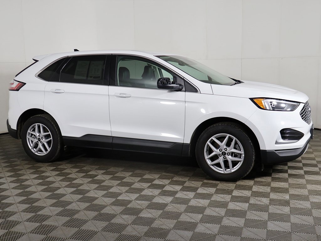Used 2024 Ford Edge SEL image 13