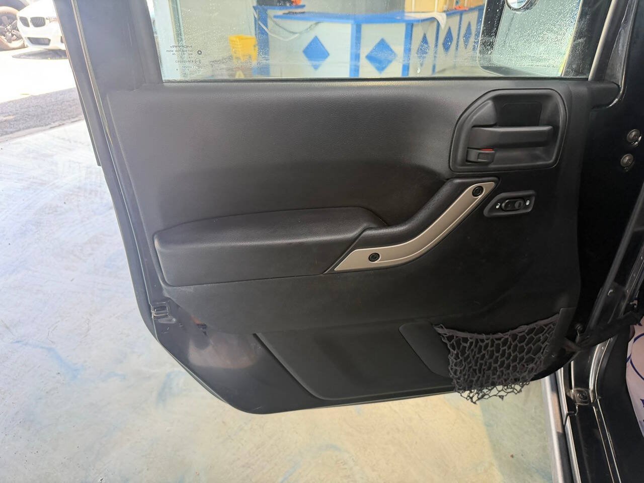 Used 2017 Jeep Wrangler Unlimited Sahara AWD/4WD image 8