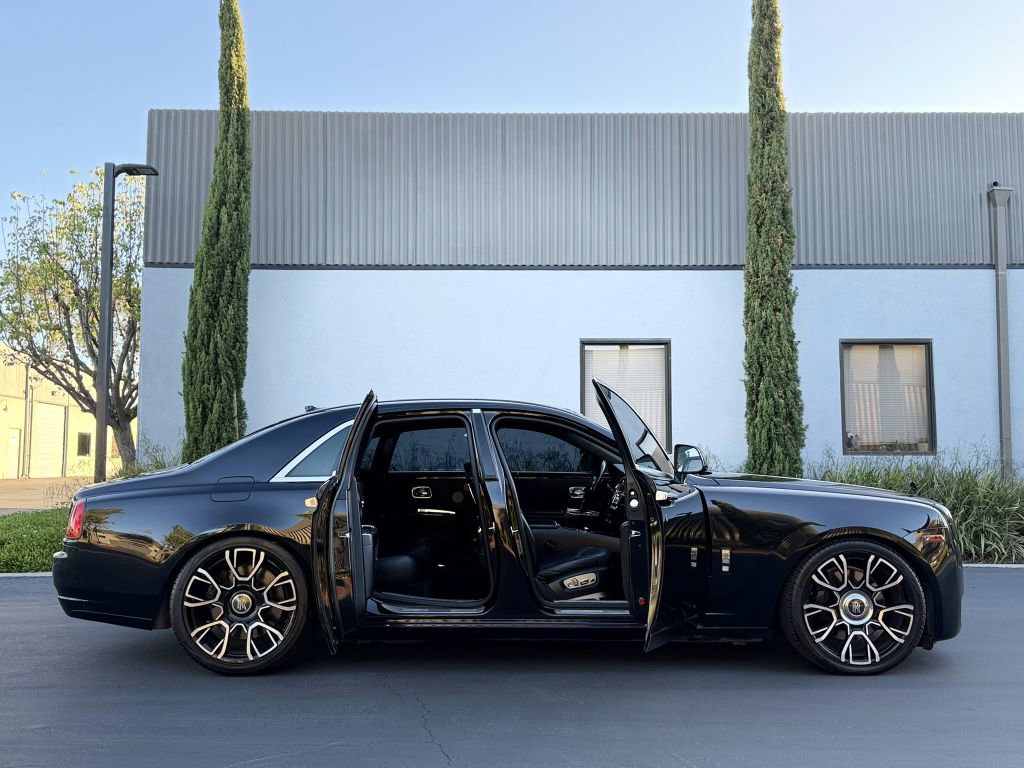 Used 2017 Rolls-Royce Ghost image 25