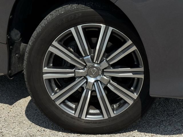 Used 2017 Lexus LX 570 4WD w/ Luxury Package image 39