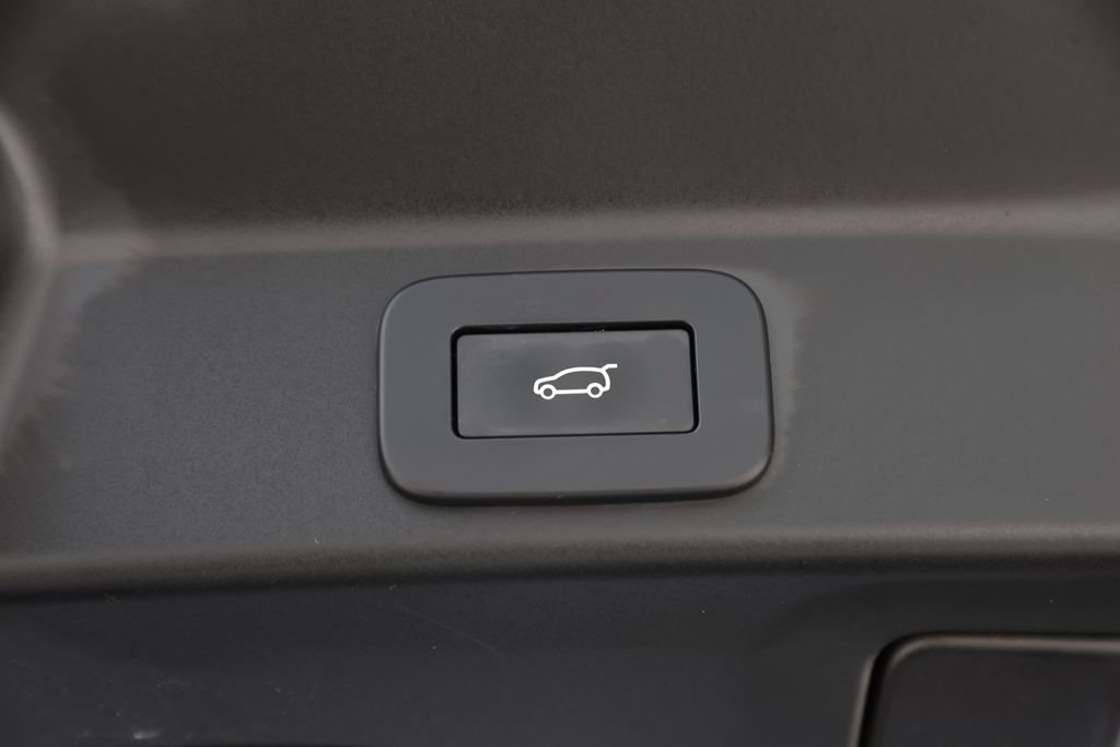 Used 2023 Jaguar F-PACE S AWD/4WD image 14