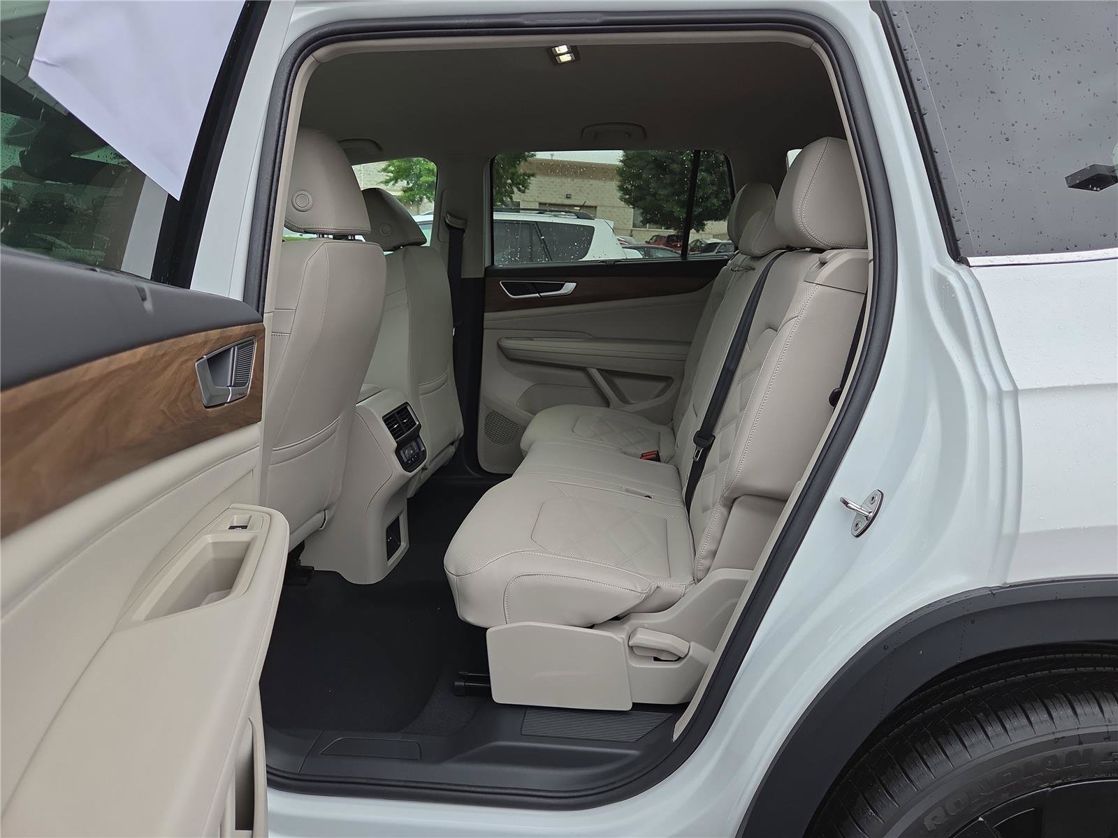 New 2026 Volkswagen Atlas SE FWD image 22