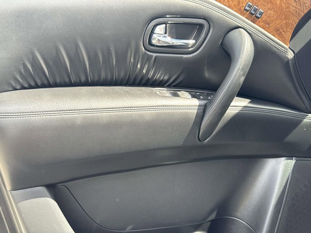 Used 2024 Nissan Armada SL w/ Captain's Chairs Package image 18