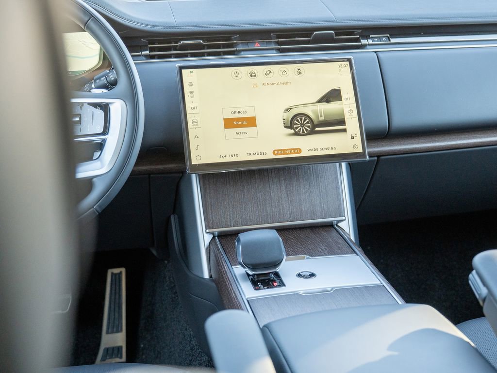 New 2026 Land Rover Range Rover SE image 20