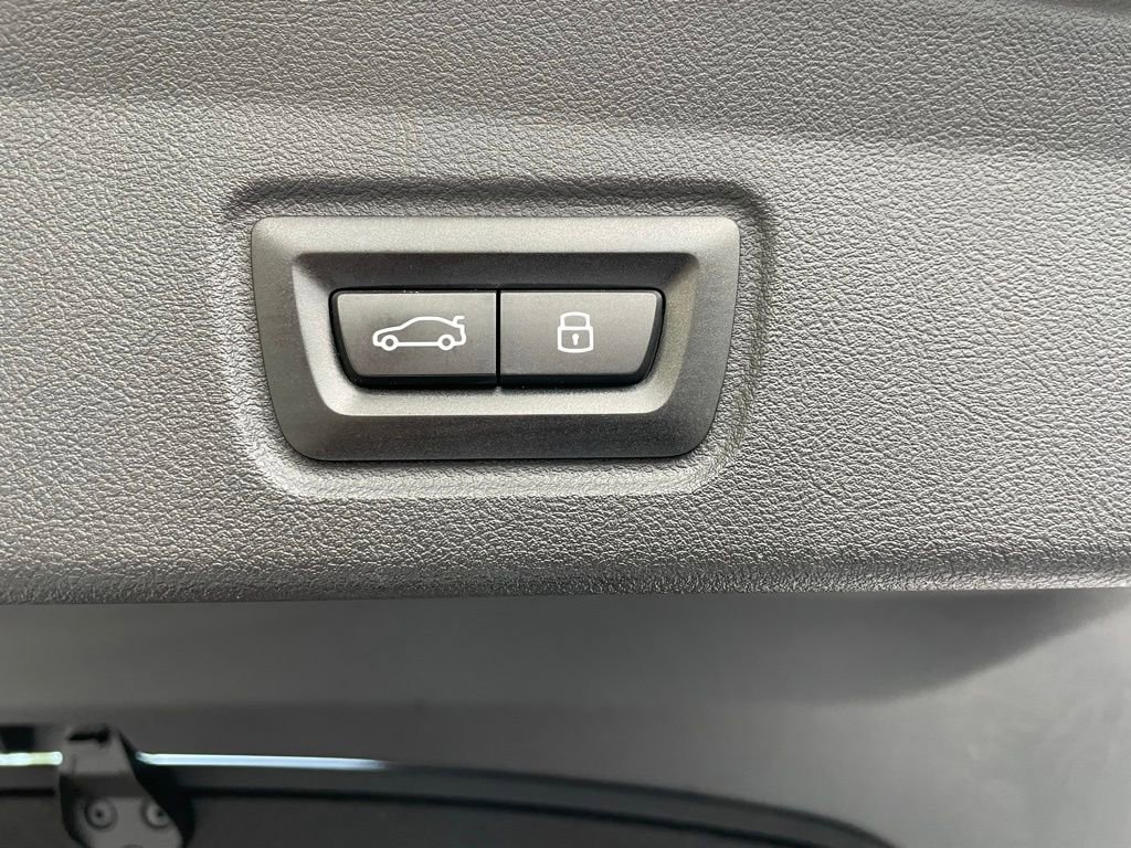 Used 2023 BMW i4 eDrive40 w/ Premium Package RWD image 43