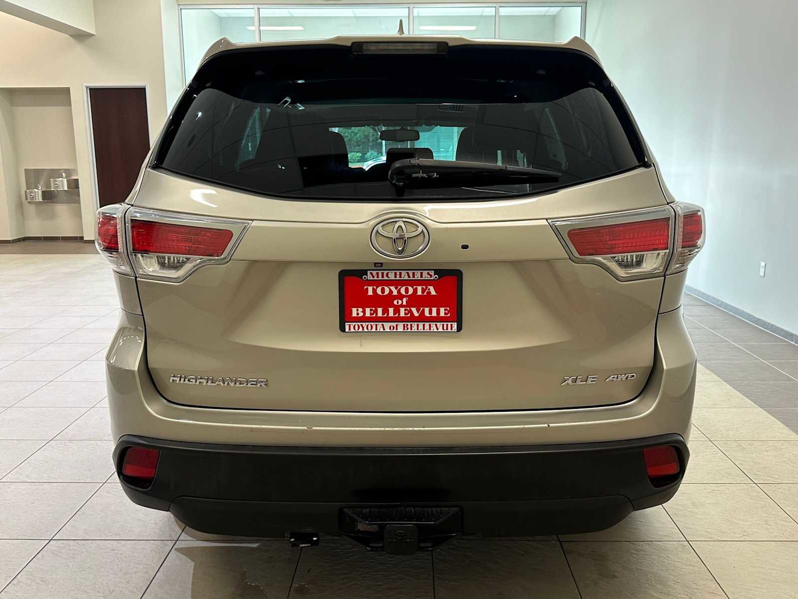 Used 2015 Toyota Highlander XLE AWD/4WD image 6