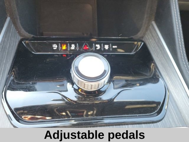 Used 2024 Jeep Wagoneer L Series II image 8