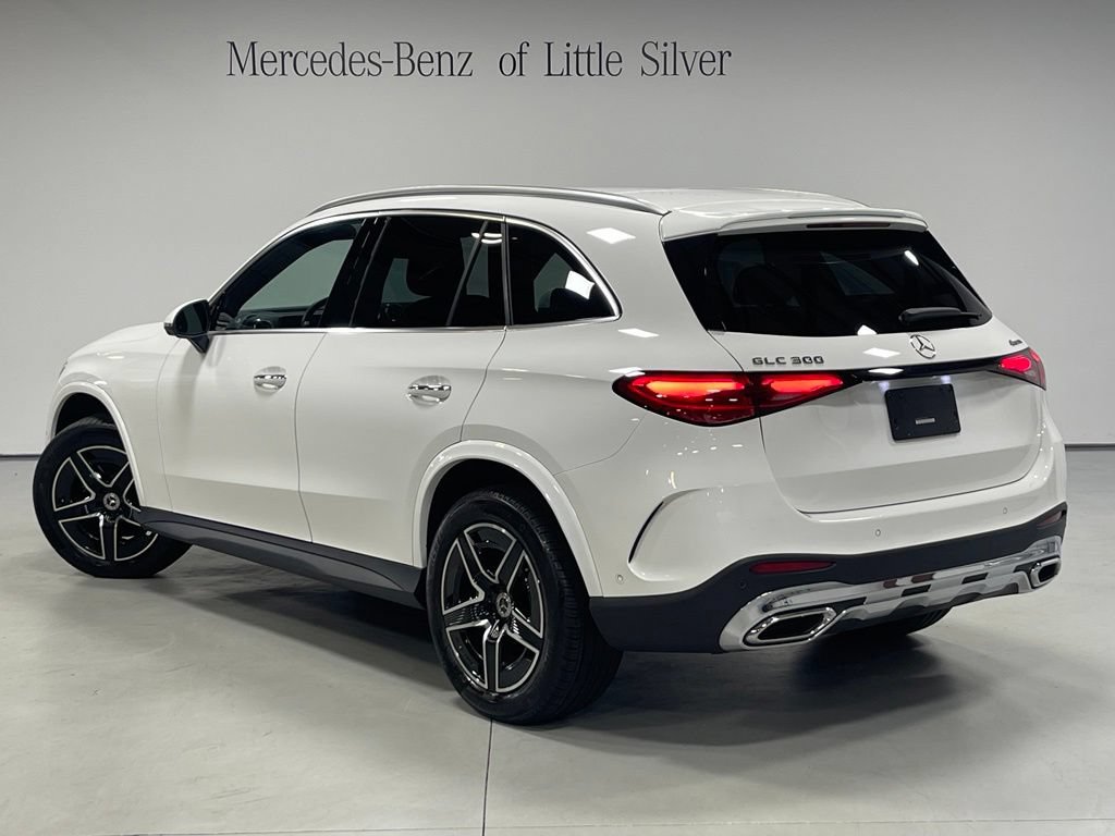 Used 2023 Mercedes-Benz GLC 300 4MATIC image 3