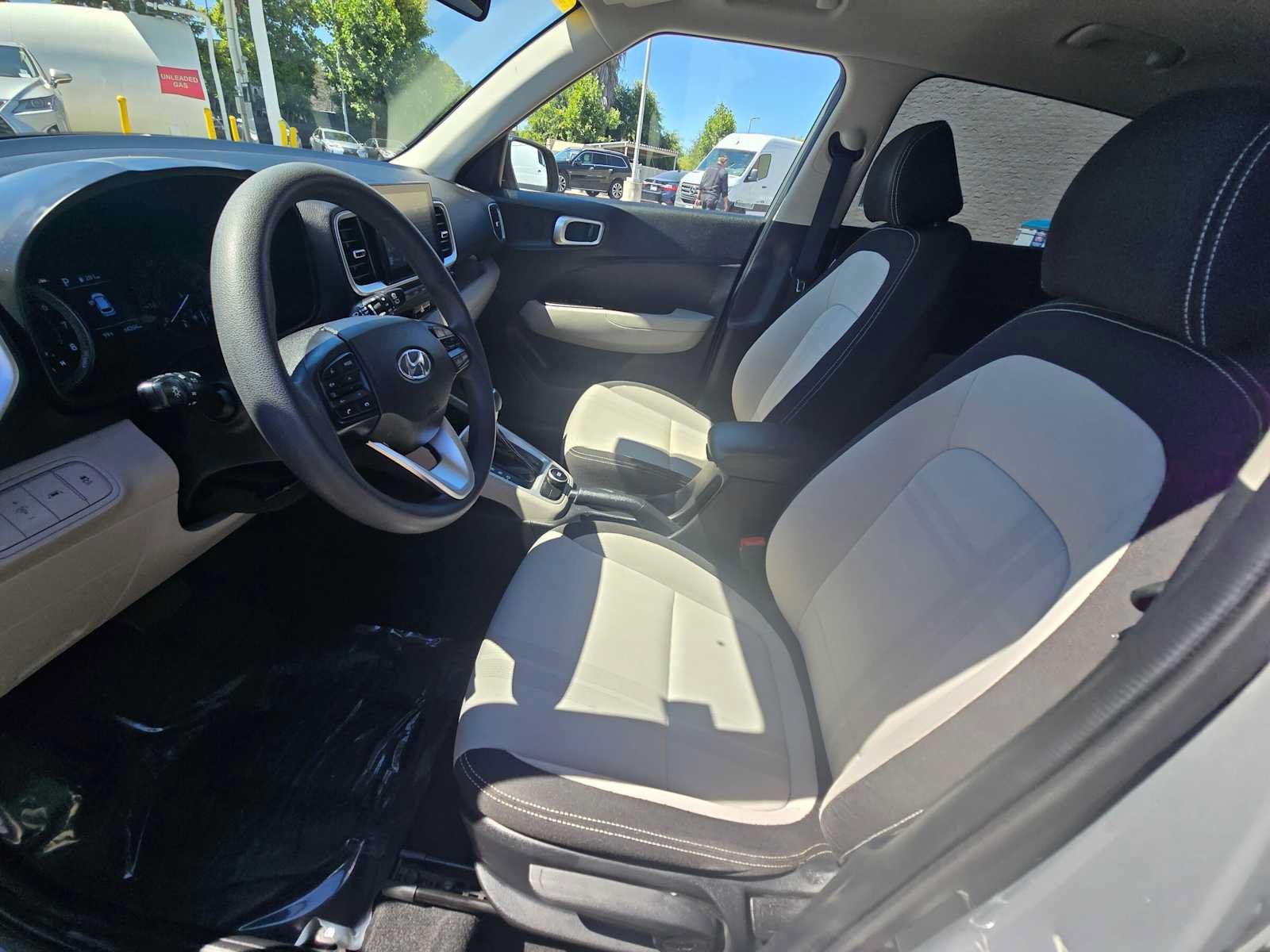 Used 2020 Hyundai Venue SEL FWD image 21