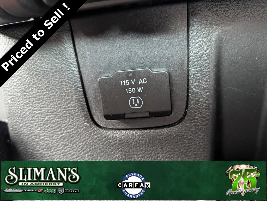 Used 2018 Jeep Wrangler Unlimited Sahara w/ Connectivity Group image 30