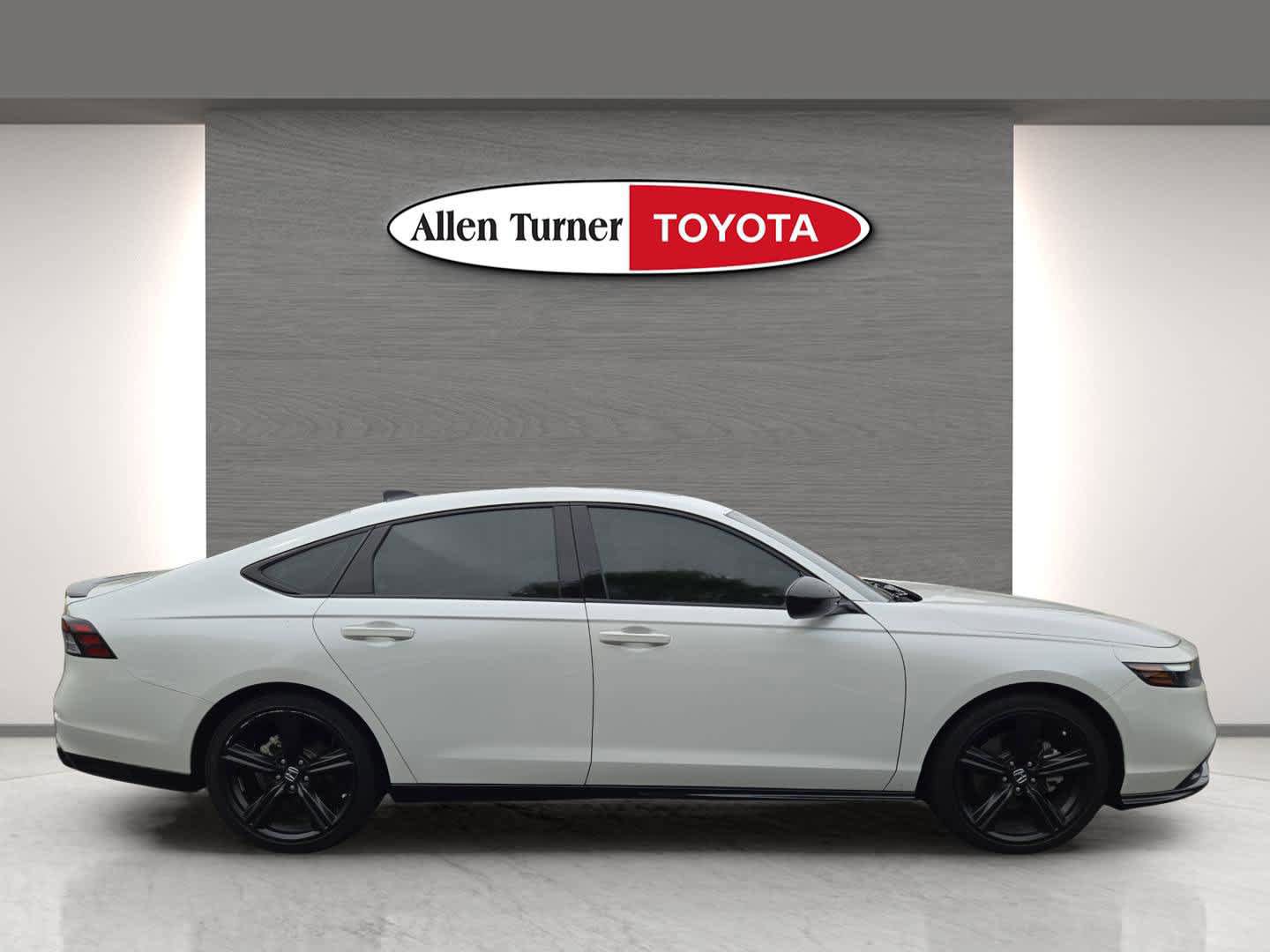 Used 2023 Honda Accord Sport image 10