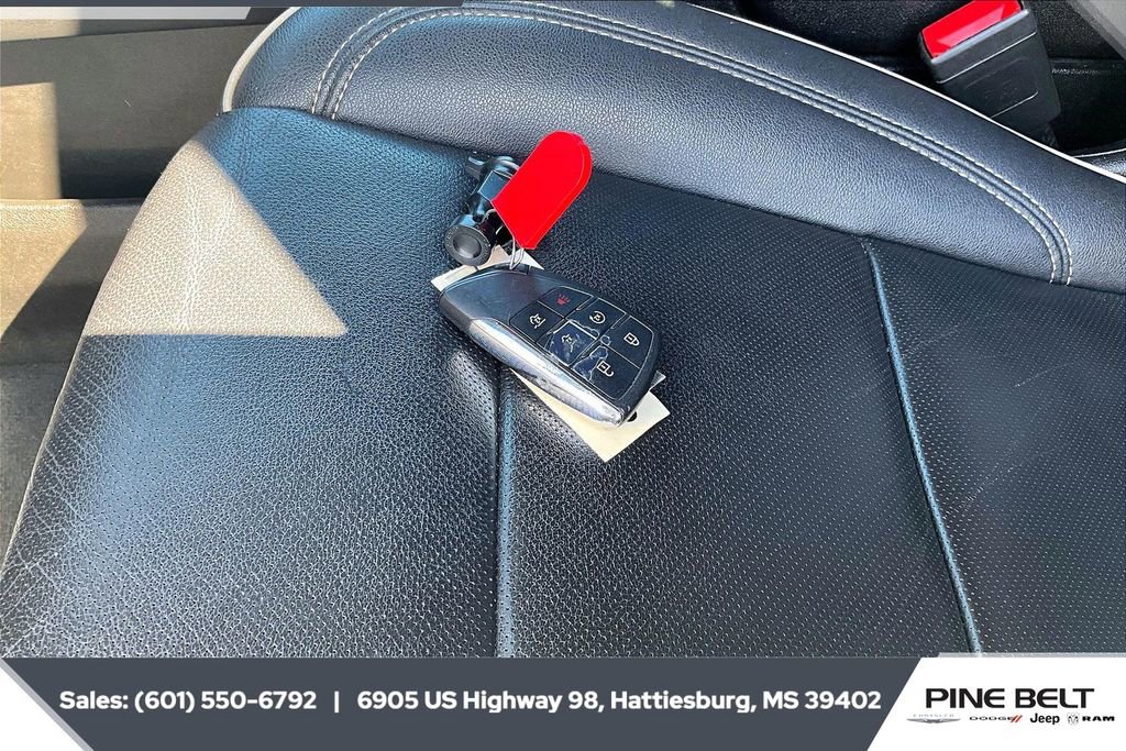 Used 2023 Chevrolet Suburban Premier image 9