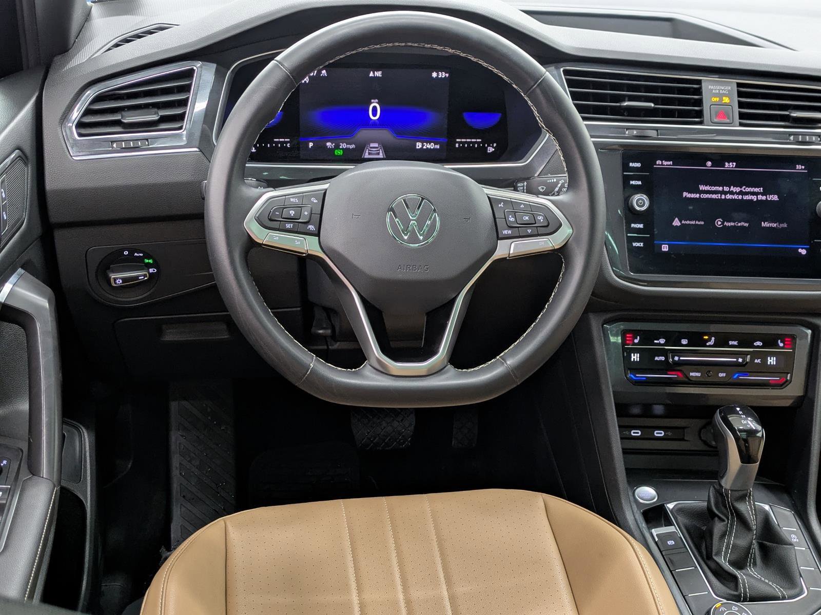 Used 2022 Volkswagen Tiguan SE image 4