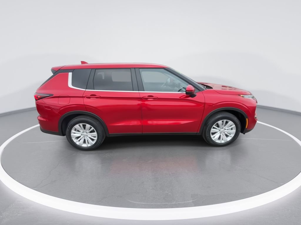 New 2026 Mitsubishi Outlander ES image 9