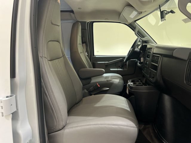 New 2026 GMC Savana 2500 w/ Driver Convenience Package RWD image 21