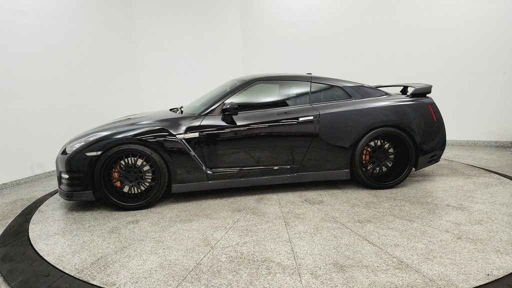 Used 2014 Nissan GT-R Black Edition AWD/4WD image 2