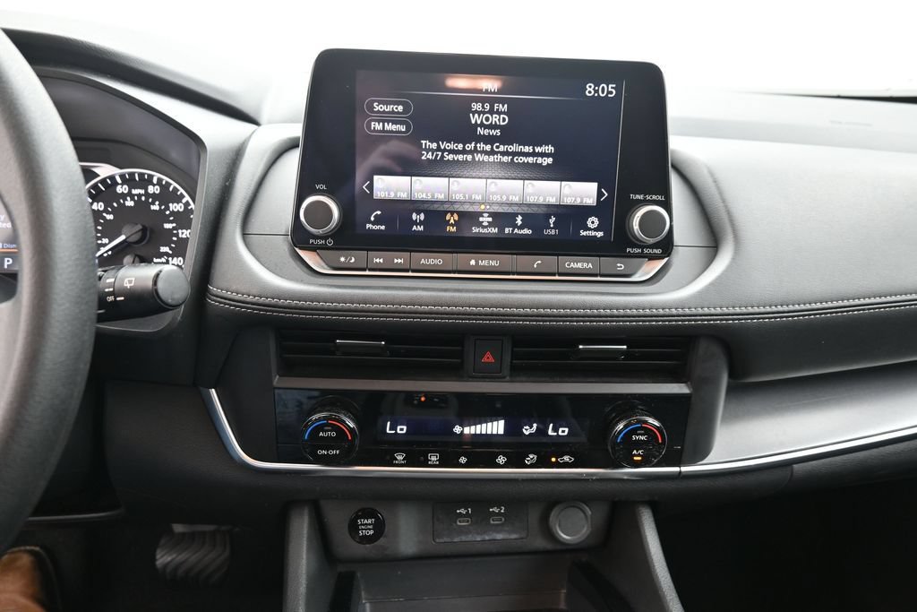 Used 2024 Nissan Rogue SV FWD image 12