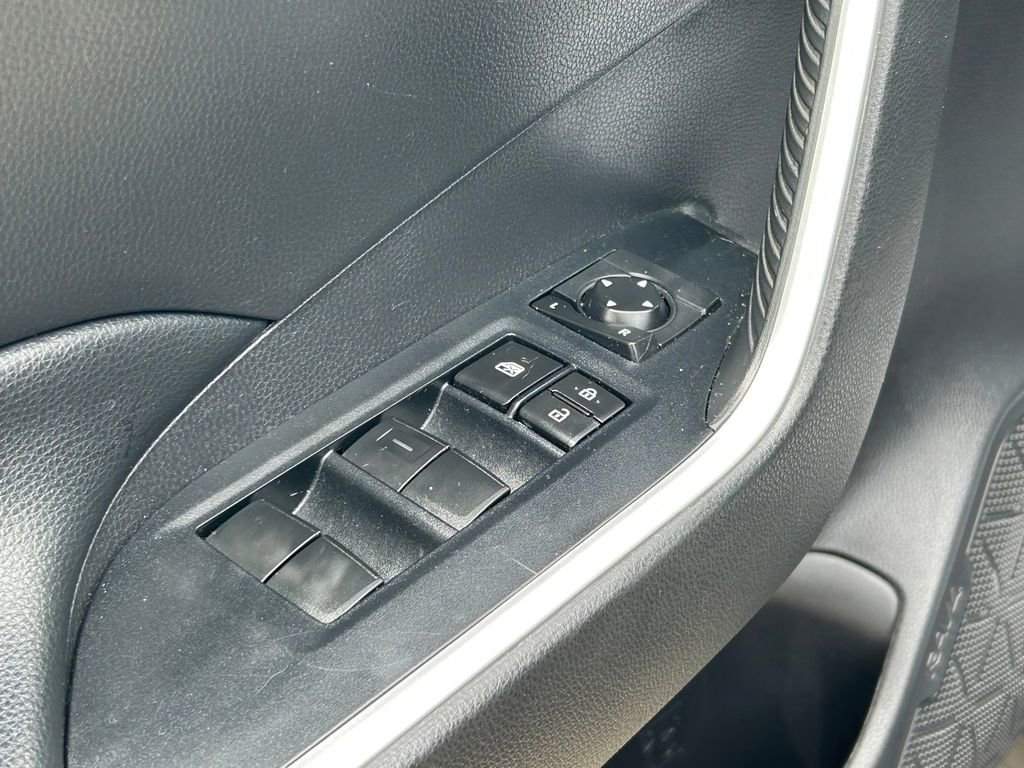 Used 2020 Toyota RAV4 XLE AWD/4WD image 22