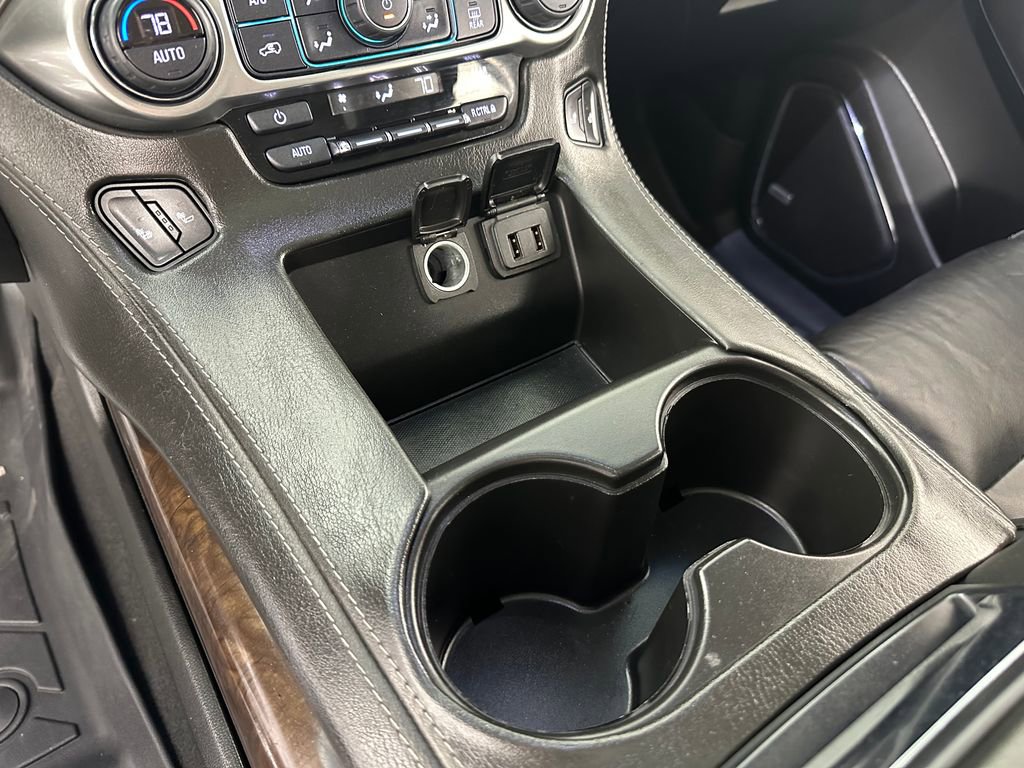 Used 2019 Chevrolet Suburban LT image 32