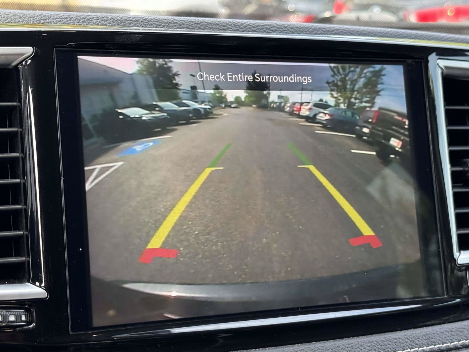 Used 2023 Chrysler Pacifica Limited w/ Uconnect Theater Family Group AWD/4WD image 15