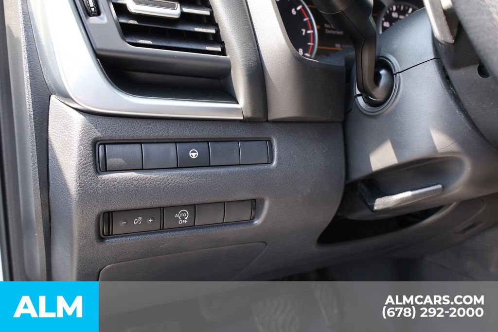 Used 2023 Nissan Rogue SV FWD image 12