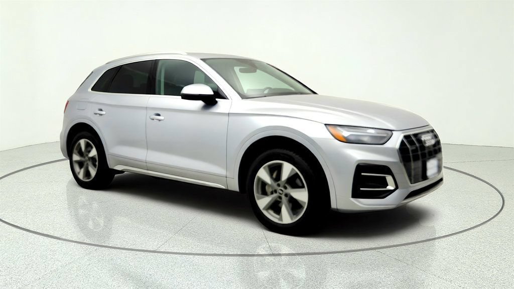 Used 2023 Audi Q5 2.0T Premium Plus w/ Premium Plus Package AWD/4WD image 3