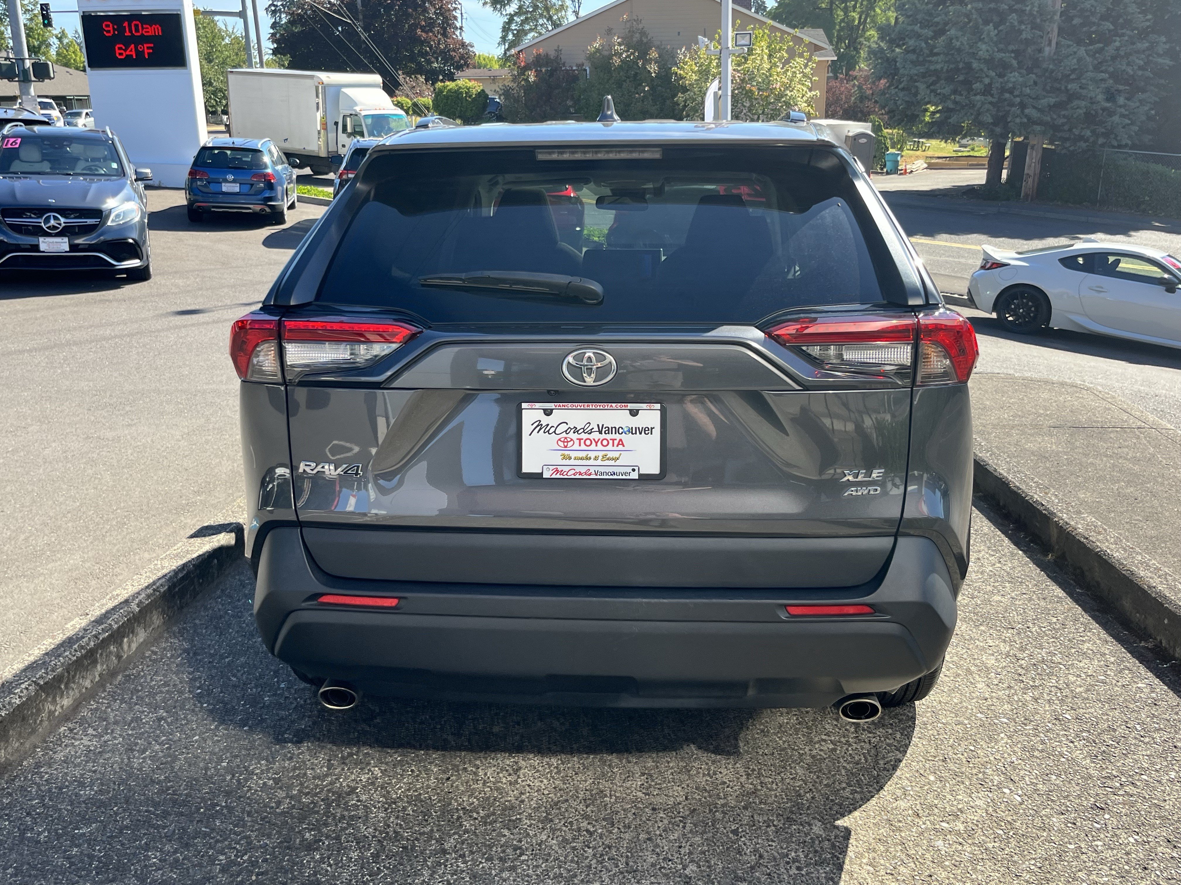 Certified 2023 Toyota RAV4 XLE w/ Convenience Package AWD/4WD image 4