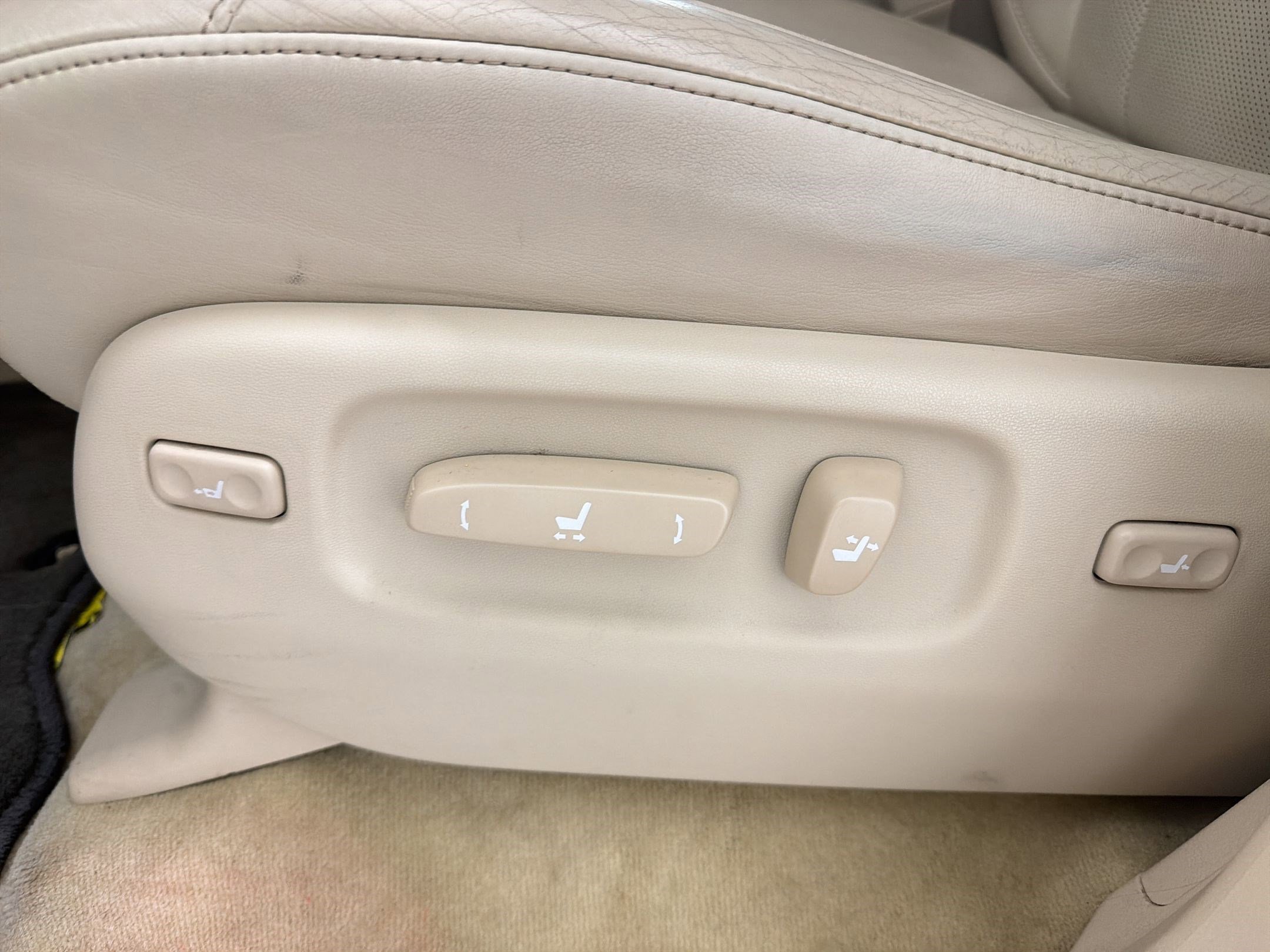 Used 2019 Lexus LX 570 4WD w/ Luxury Package image 13
