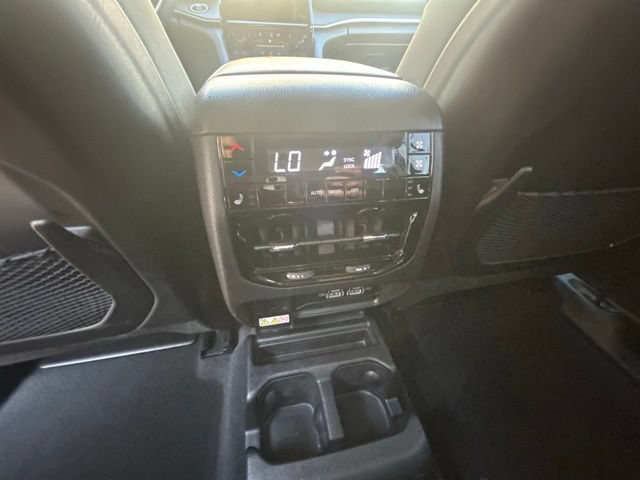 Used 2023 Jeep Grand Cherokee L Limited w/ Luxury Tech Group II AWD/4WD image 17
