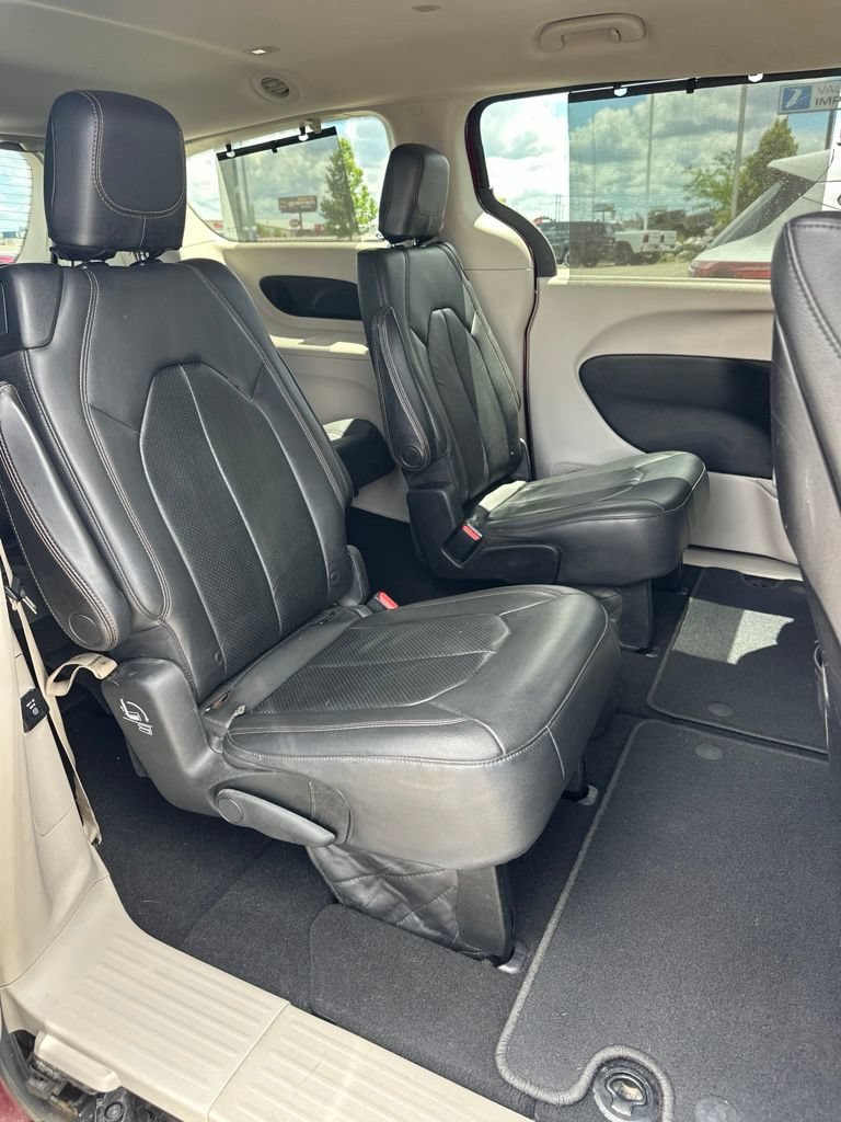 Used 2017 Chrysler Pacifica Touring-L Plus FWD image 20