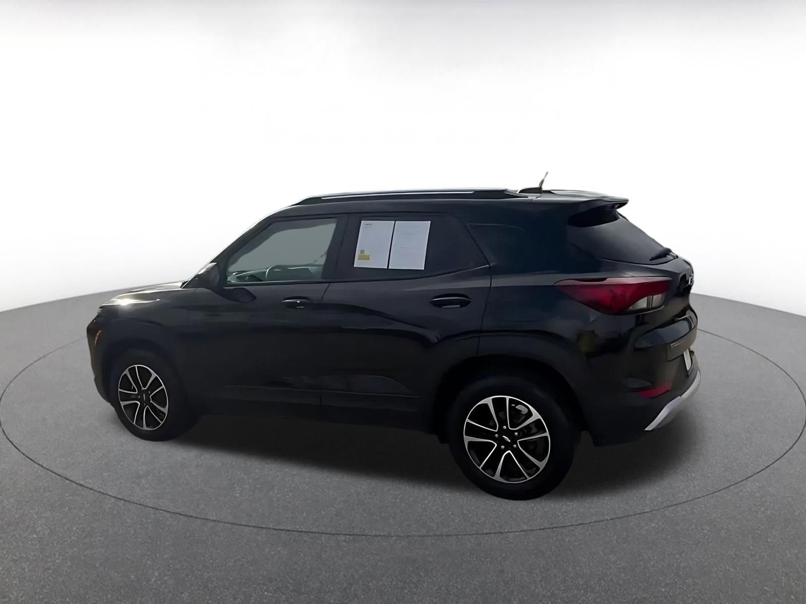 Used 2025 Chevrolet TrailBlazer LT FWD image 10