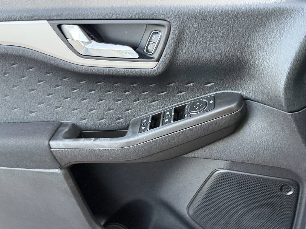 Used 2020 Ford Escape SE Sport AWD/4WD image 25