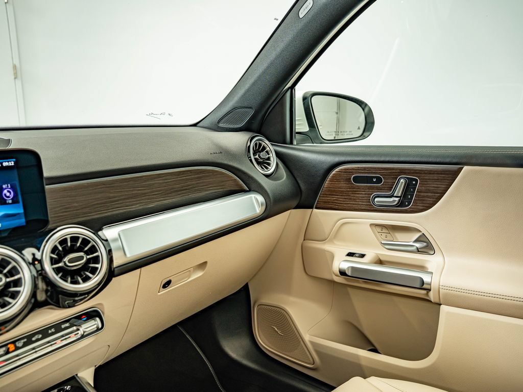 Certified 2026 Mercedes-Benz GLB 250 4MATIC image 30