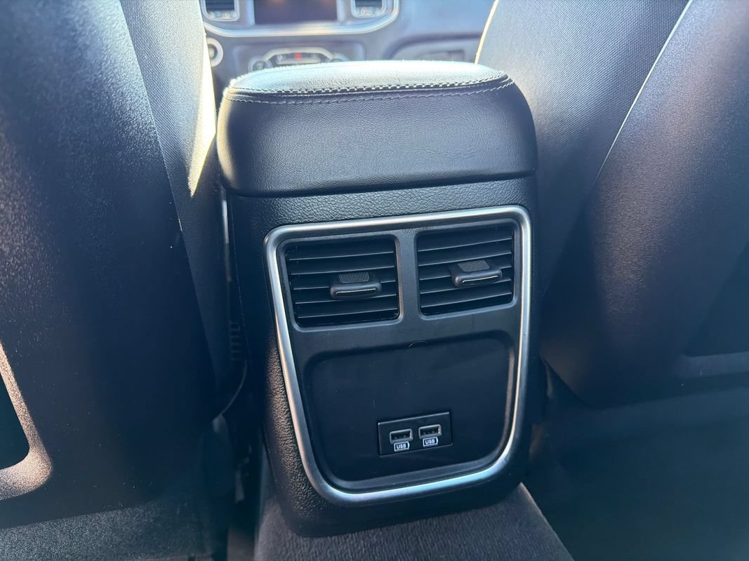 Used 2016 Dodge Charger SXT w/ Navigation & Travel Group RWD image 19