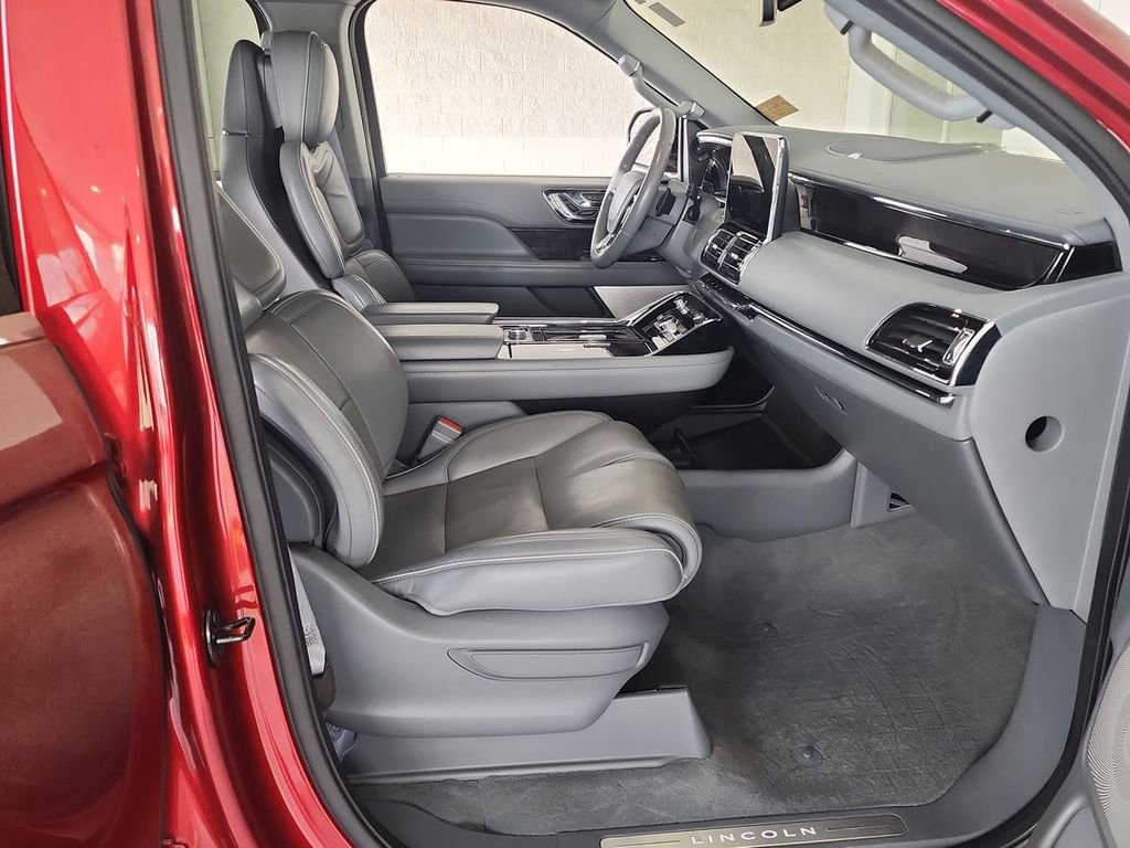 Used 2019 Lincoln Navigator L Reserve w/ Cargo Package image 27