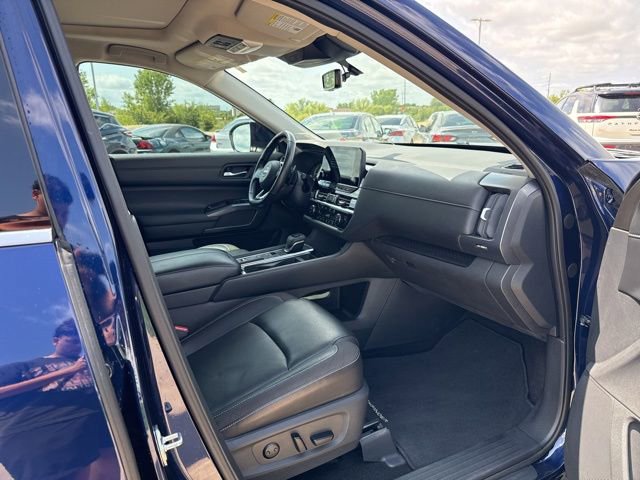 Used 2023 Nissan Pathfinder SL w/ SL Premium Package FWD image 18