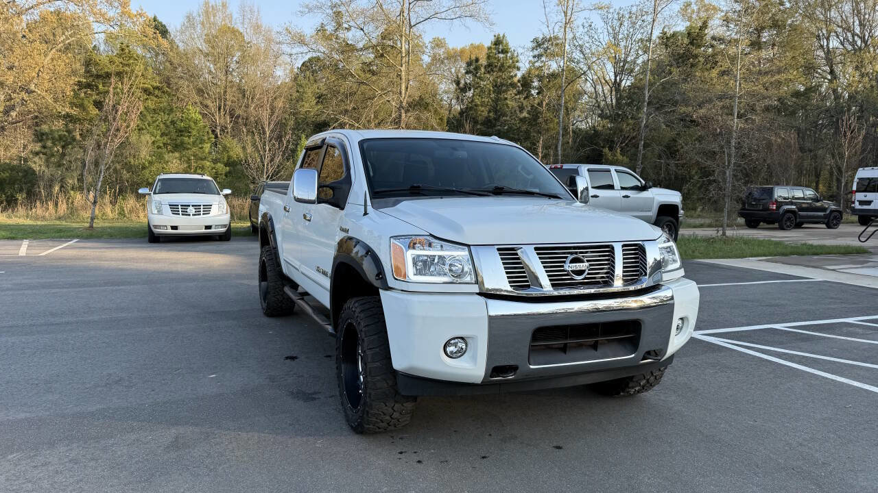 Used 2014 Nissan Titan SV w/ SV Value Truck Package AWD/4WD image 1