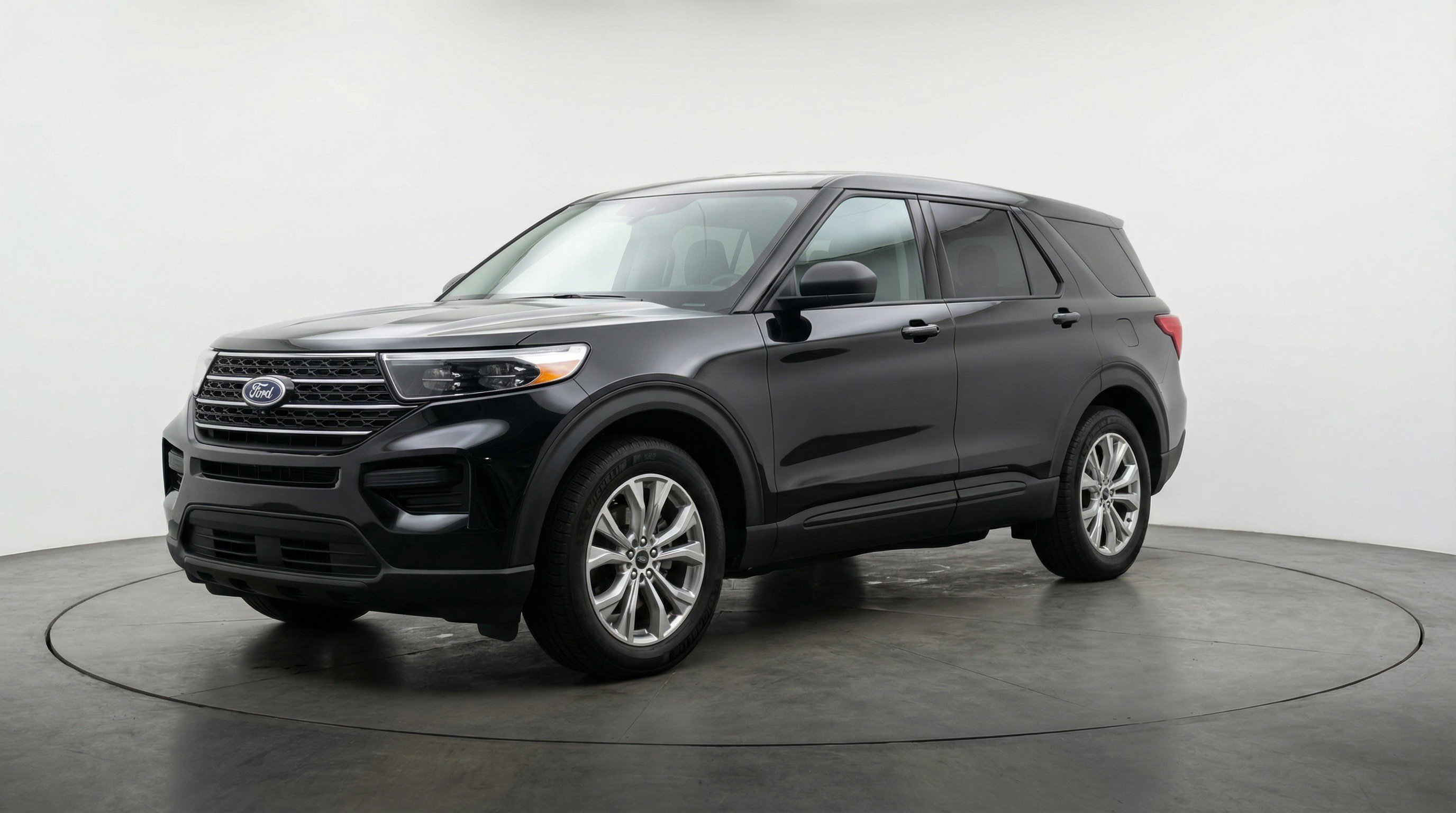 Used 2024 Ford Explorer Limited image 3