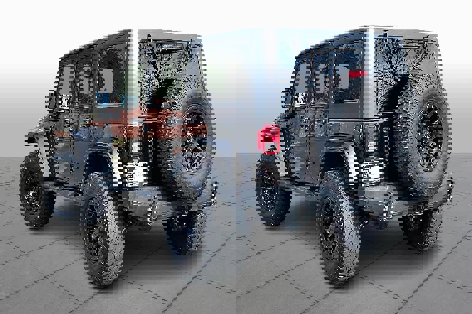 Used 2017 Jeep Wrangler Unlimited Sahara image 12