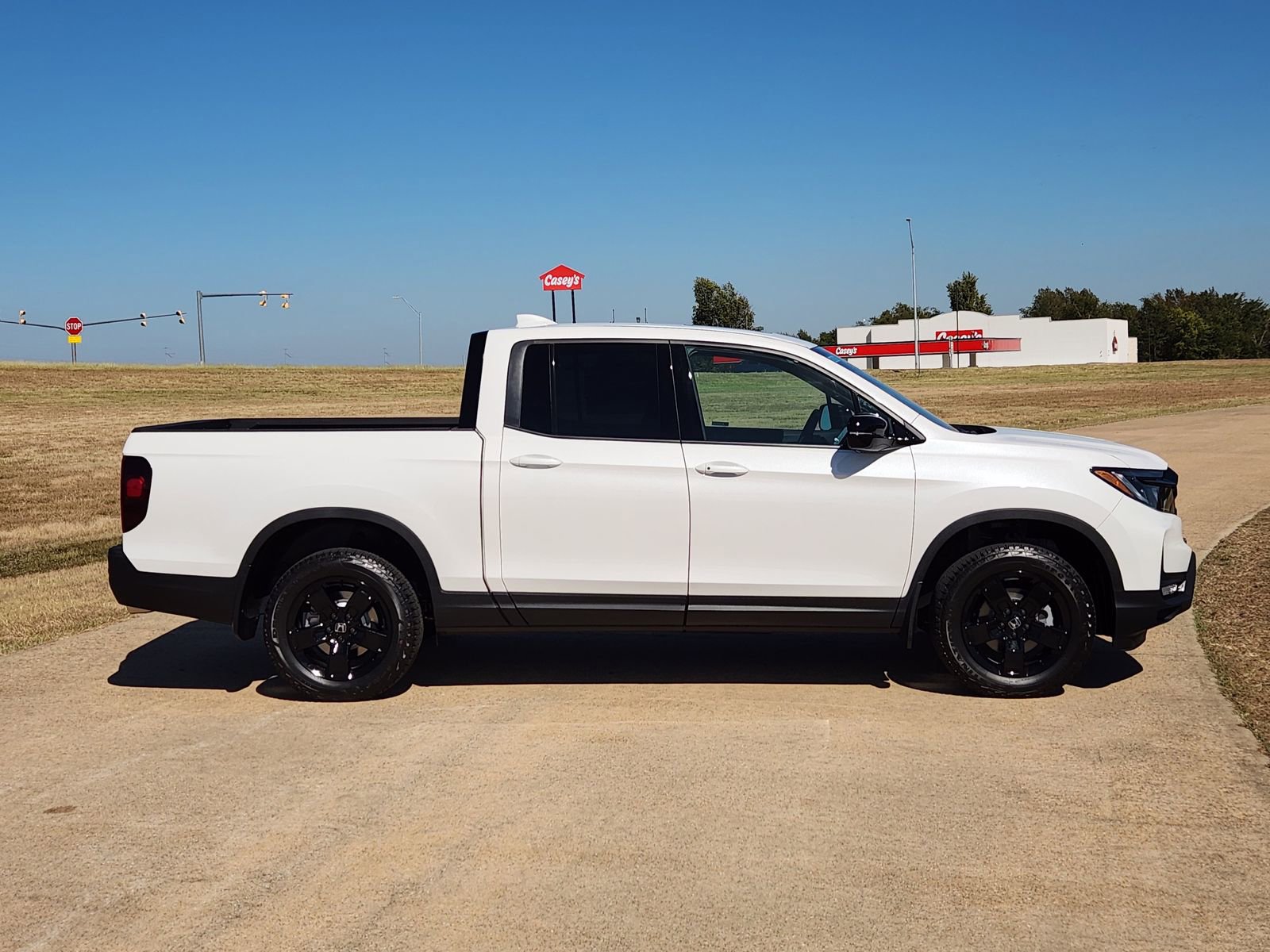 New 2026 Honda Ridgeline Black Edition image 7