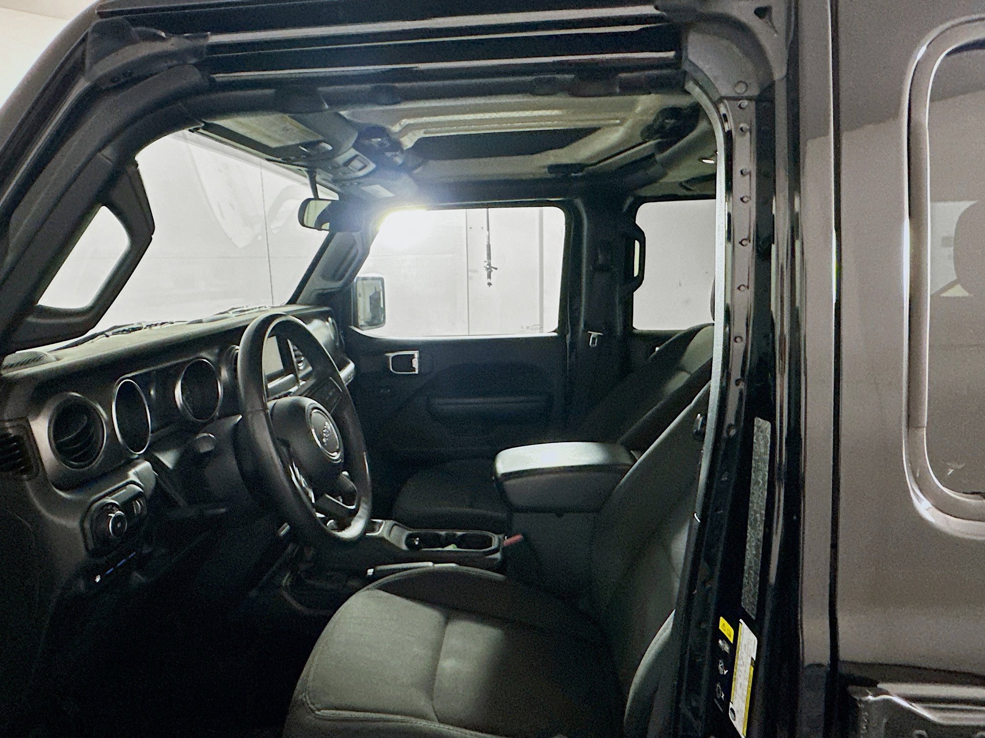 Used 2023 Jeep Wrangler Unlimited w/ Convenience Group image 13