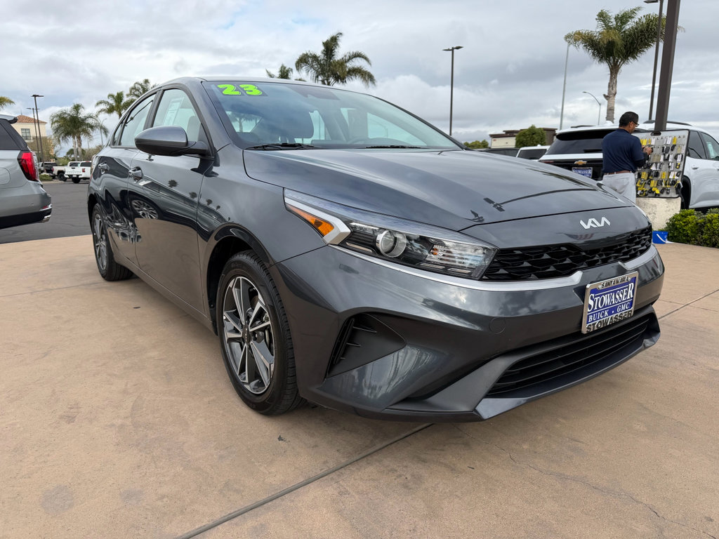 Used 2023 Kia Forte LXS image 3