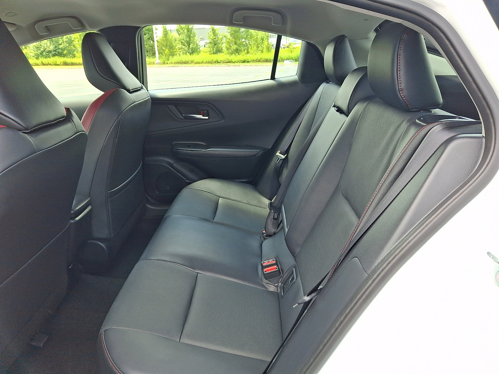 Used 2024 Toyota Prius Prime FWD image 10